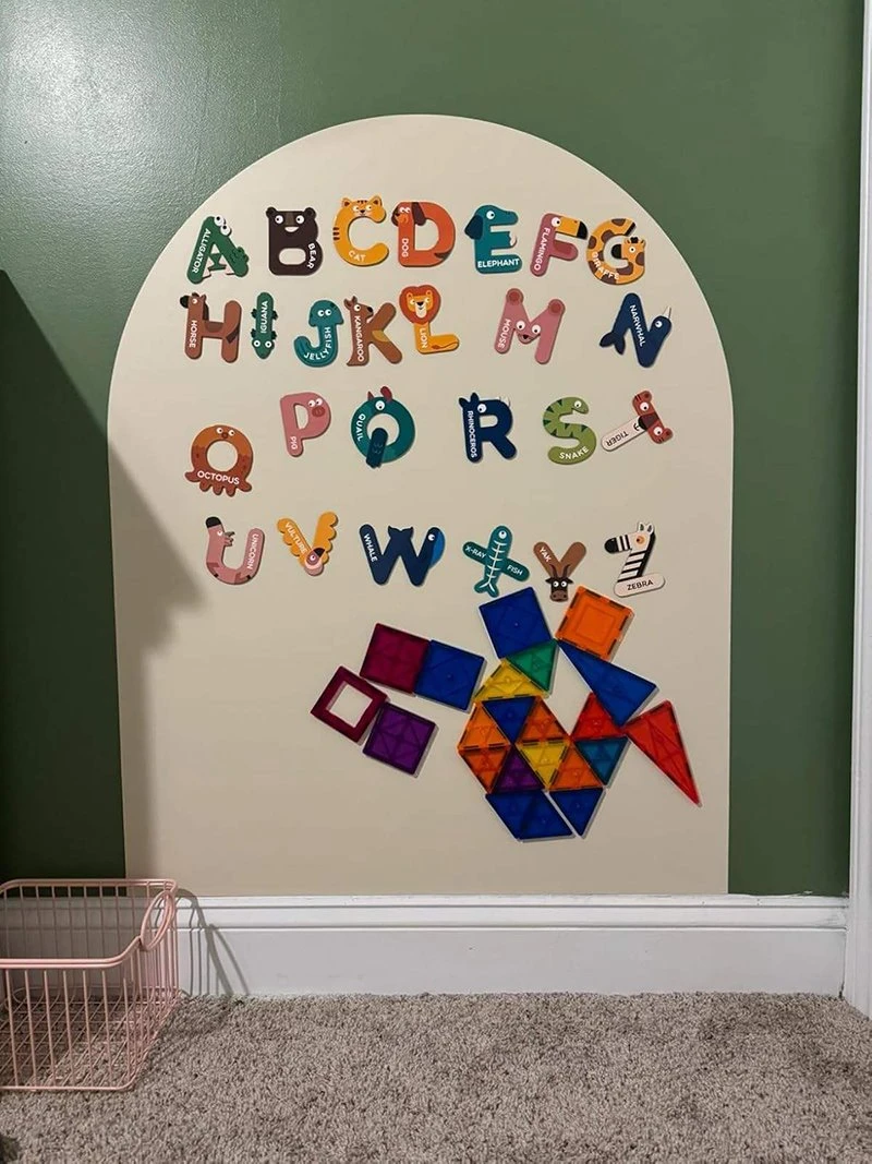 Magnetic Arch-Shaped Wall Decal